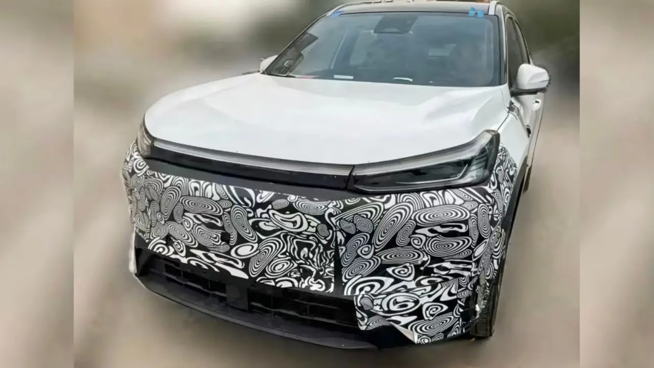 Geely Galaxy M7 Kepergok Uji Jalan, Tata Letak Kabin Terbongkar Jelang Peluncuran