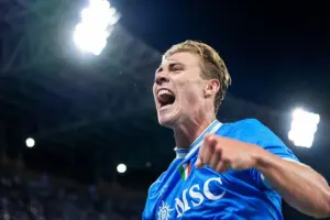 Christian Vieri: Rasmus Hojlund Salah Satu Striker Terbaik Dunia di Bawah Asuhan Conte