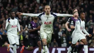 Gol Bunuh Diri dan Penalti Bawa Tottenham Kalahkan Slavia Praha 3-0 di Liga Champions