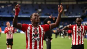 Manchester United dan Chelsea Berebut Gelandang Muda Sunderland Noah Sadiki
