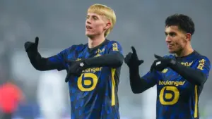 Drama 7 Gol dan 4 Kartu Merah di Liga Prancis: Lille Taklukkan Auxerre Tanpa Calvin Verdonk
