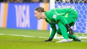 Safonov Tampil Luar Biasa, Patah Tangan Tak Hentikan Aksi Heroiknya di Final Piala Interkontinental