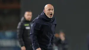 Vincenzo Italiano Ukir Sejarah: 5 Final dalam 4 Musim, Bologna ke Final Piala Super Italia 2025