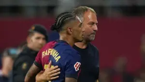 Hansi Flick Sebut FIFA Best XI 2025 Lelucon Gara-gara Raphinha Tak Masuk Daftar