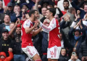 Gary Neville Jagokan Arsenal Juara Liga Inggris, Sebut Konsistensi Jadi Kunci Utama
