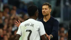 Xabi Alonso Enggan Komentari Hujatan Suporter Real Madrid untuk Vinicius Junior