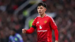 Bruno Fernandes Absen, Lisandro Martinez Dipertimbangkan Jadi Opsi Gelandang Manchester United