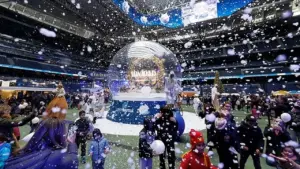 Santiago Bernabeu Berubah Jadi Wisata Natal Meriah, Tiket Ludes dalam Hitungan Jam