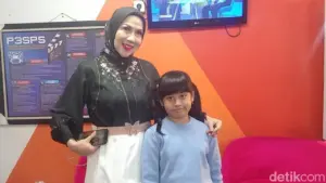 Venna Melinda Ungkap Cara Mendidik Vania Athabina agar Sukses di Dunia Medis dan Musik