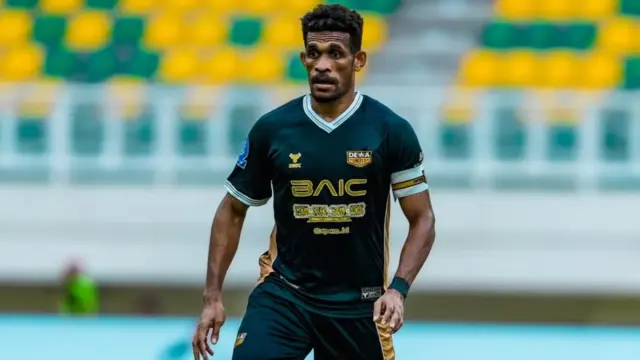 Spekulasi Bursa Transfer Januari: Ricky Kambuaya Dikaitkan dengan Persib dan Persija