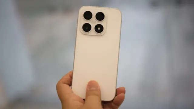 Xiaomi Diam-diam Siapkan Flagship Layar 6,9 Inci dengan Bezel Super Tipis, Diduga Masuk Seri Xiaomi 17