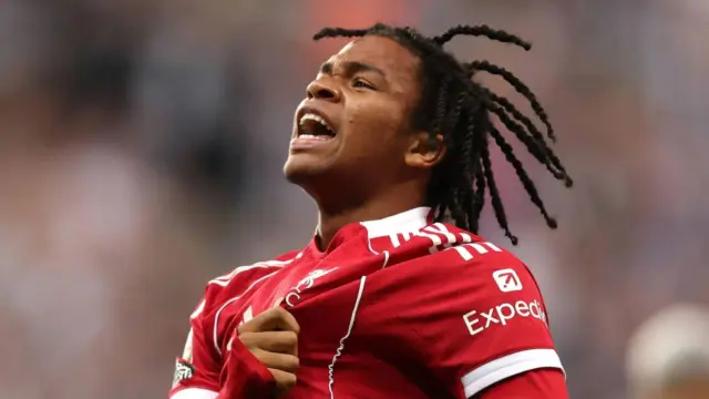 Arne Slot dan Richard Hughes Bersitegang di Liverpool Akibat Nasib Rio Ngumoha