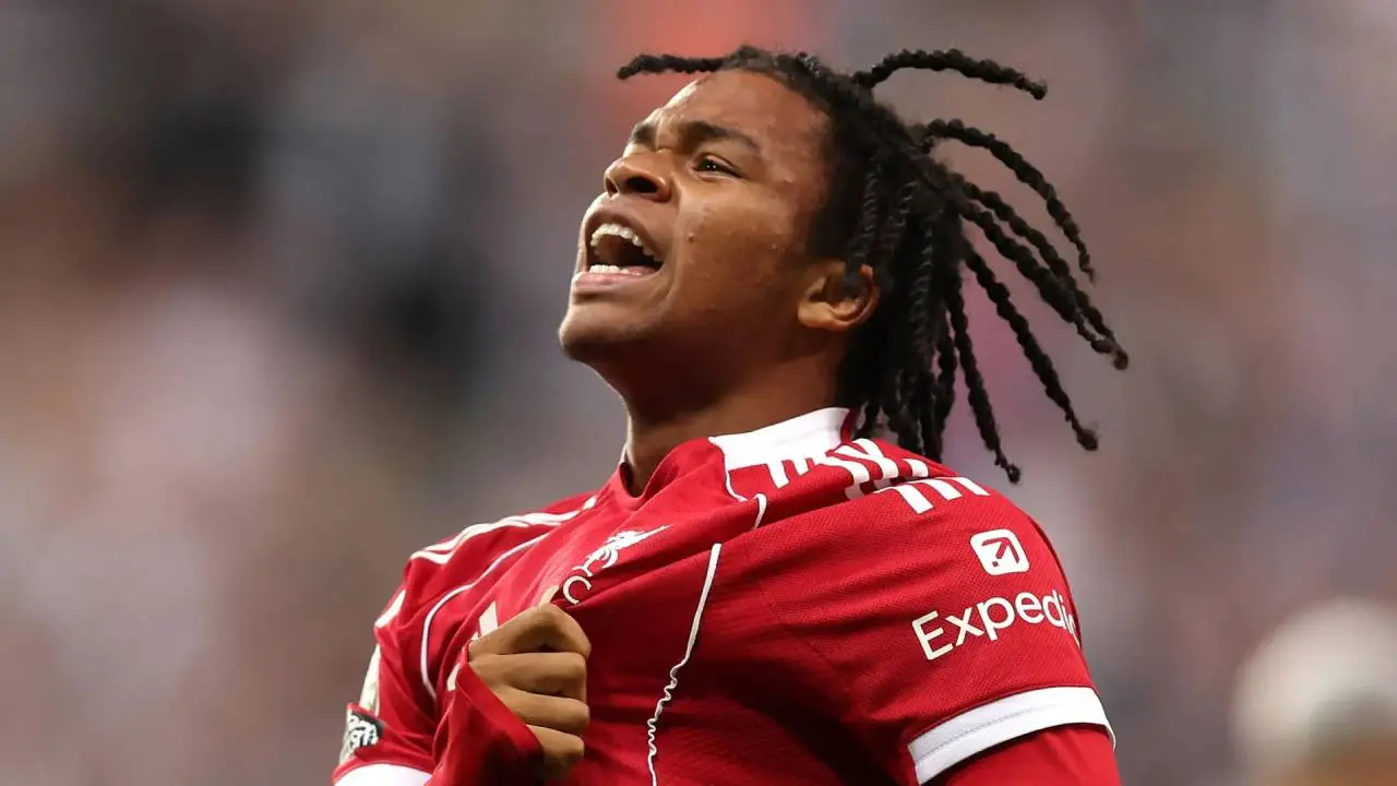 Arne Slot dan Richard Hughes Bersitegang di Liverpool Akibat Nasib Rio Ngumoha