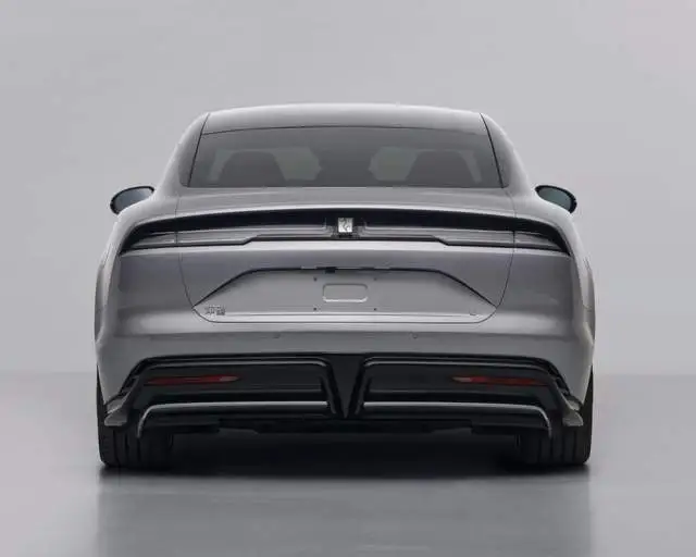 BYD Yangwang U7 Generasi Baru Siap Mengaspal dengan Baterai Raksasa 150 kWh dan Jarak Tempuh 1.006 Km