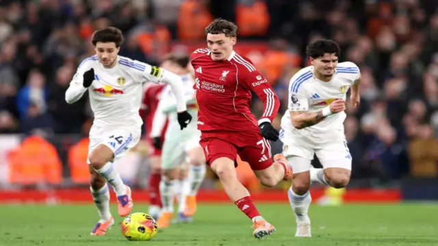 Liverpool vs Leeds: Malam Suram The Reds, Cemoohan Suporter dan Sinyal Krisis Identitas