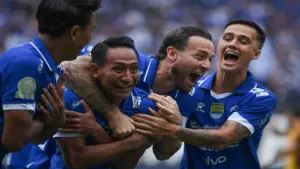 Kalahkan Persija, Persib Bandung Kokoh di Puncak Klasemen BRI Super League