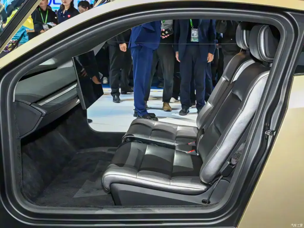 Elon Musk Konfirmasi Tesla Cybercab Tanpa Setir dan Rem Mulai Produksi Massal April 2026, Era Baru Robotaxi