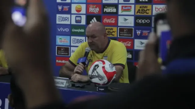 Bojan Hodak Ungkap Peluang Federico Barba Tampil di Derbi Persib vs Persija