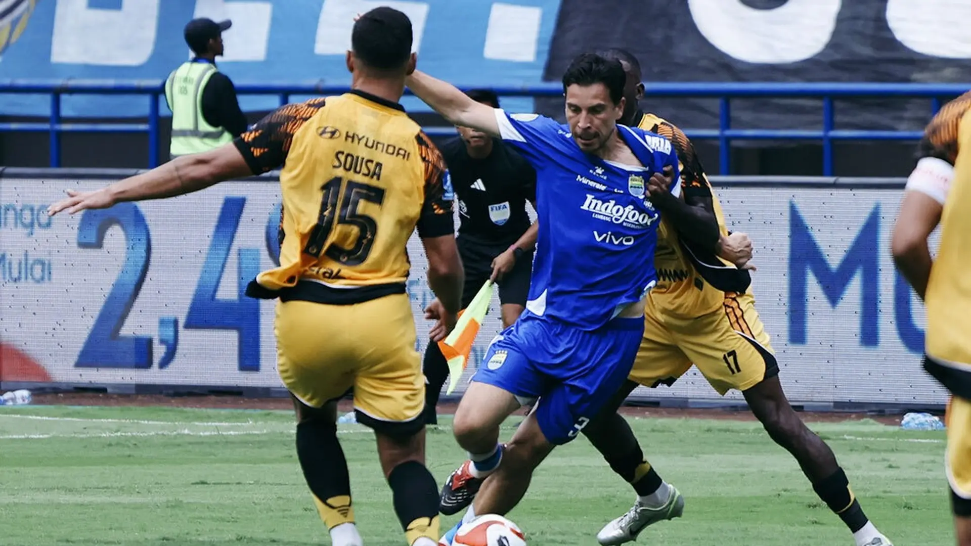 Pertahanan Solid Jadi Kunci Persib di Putaran Pertama Super League