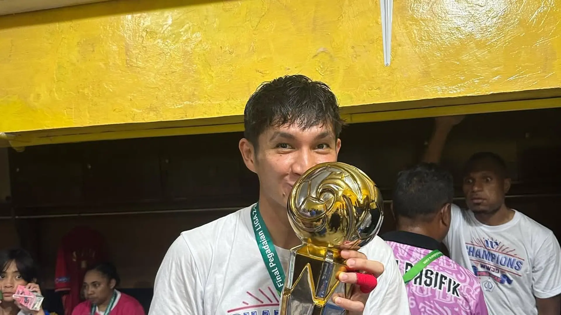 Profil, Jejak Karier dan Statistik Kiper Baru PSIS Semarang Mario Londok