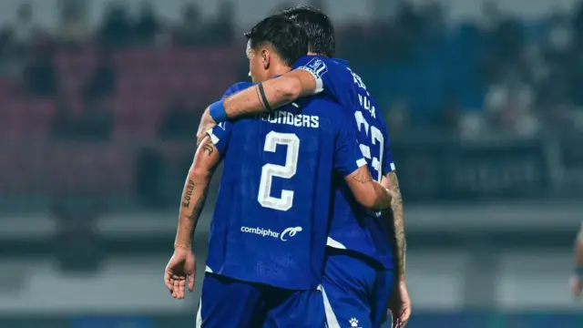 Dua Pemain Kunci Persib Terancam Absen Lawan Persija, Eliano dan Julio Cesar Wajib Hati-hati