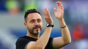Rio Ferdinand Rekomendasikan Roberto De Zerbi untuk Manajer Manchester United