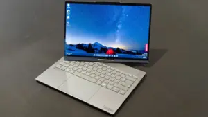 Lenovo Luncurkan ThinkBook Plus Gen 7 Auto Twist di CES 2026, Laptop OLED 2.8K dengan Engsel Motorik