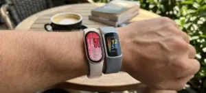 Perbandingan Fitur Health Tracking Xiaomi Smart Band 10 vs Fitbit Charge 6, Mana Lebih Layak Dibeli?
