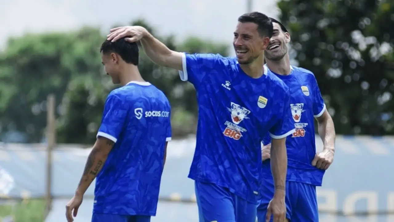 Thom Haye Antusias Sambut Duel Panas Persib Kontra Persija Jakarta