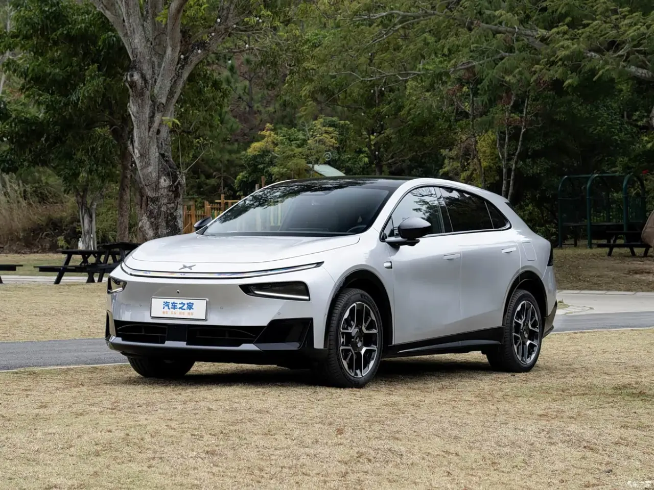 XPeng G7 Extended Range Meluncur: Jarak Tempuh Tembus 1.704 Km dengan Teknologi 800V, Harga Mulai Rp470 Jutaan