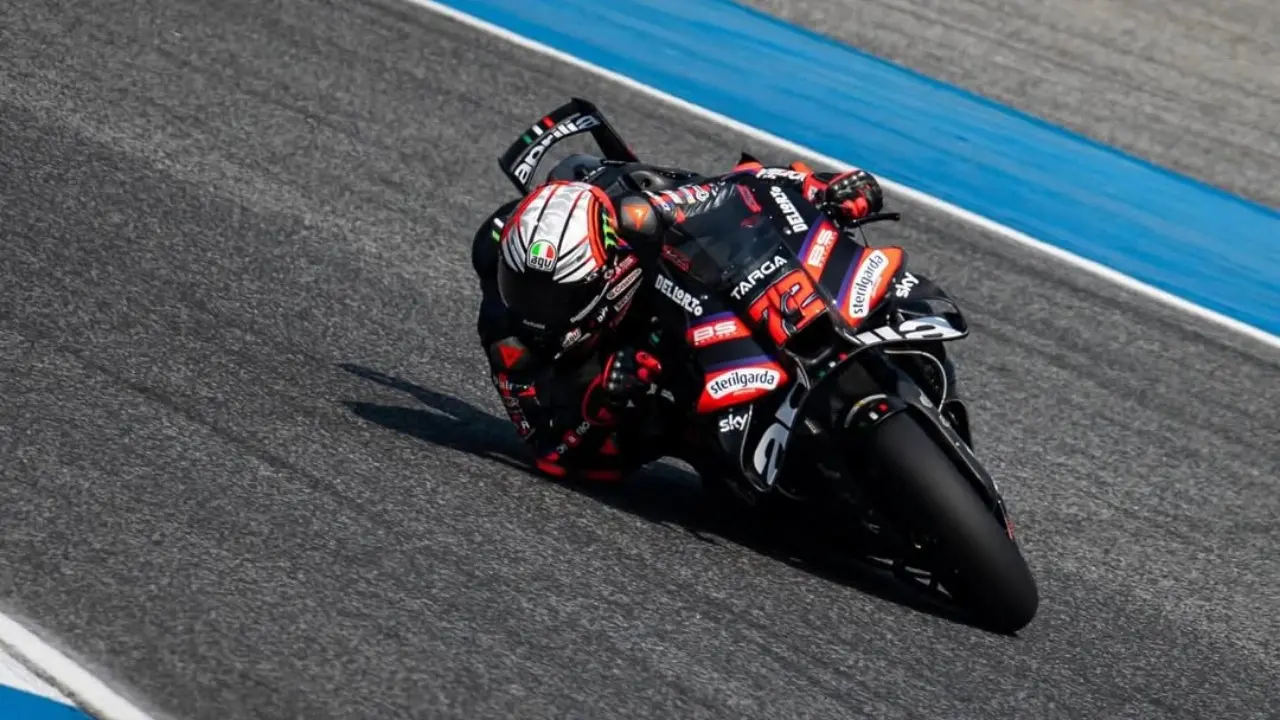 Bezzecchi Pimpin Aprilia ke Q2 MotoGP Thailand, Bagnaia dan Yamaha Berjuang di Q1