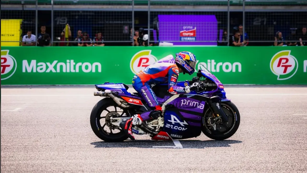 Toprak menyatakan dirinya kesulitan beradaptasi dengan ban belakang Yamaha V4, keluhan berulang sejak era Valentino Rossi. Foto: Instagram / ToprakRazgatlioglu7