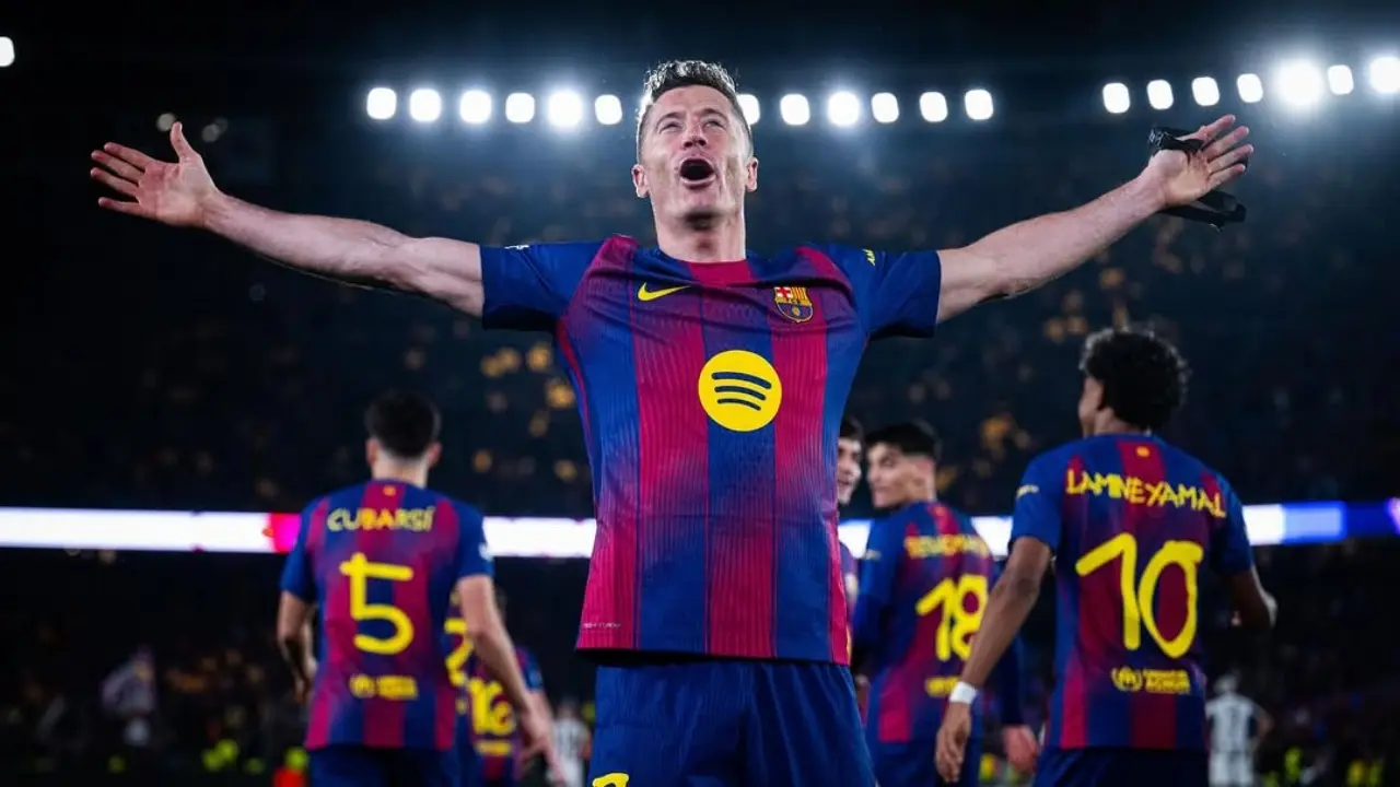 Barcelona Tawarkan Perpanjangan Kontrak Satu Tahun untuk Robert Lewandowski