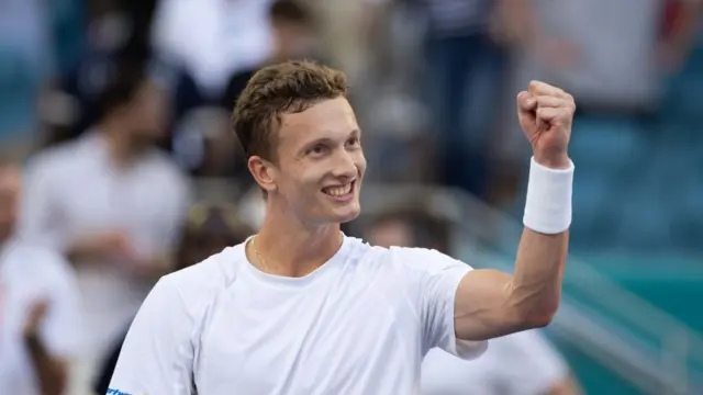Jiri Lehecka Melaju ke Final Miami Open Setelah Kalahkan Arthur Fils Secara Meyakinkan