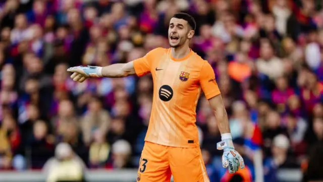 Luis de la Fuente Coret Joan Garcia dari Skuad Timnas Spanyol untuk Laga Kontra Serbia