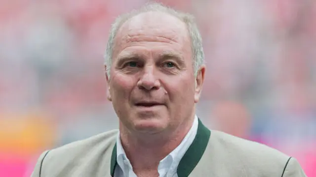 Uli Hoeneb Tegas Tolak Liverpool untuk Michael Olise, Singgung Belanja Besar yang Gagal Total Musim Ini