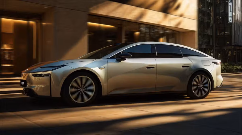 Spesifikasi Toyota bZ7: Sedan Listrik Canggih dengan Integrasi Huawei dan Xiaomi