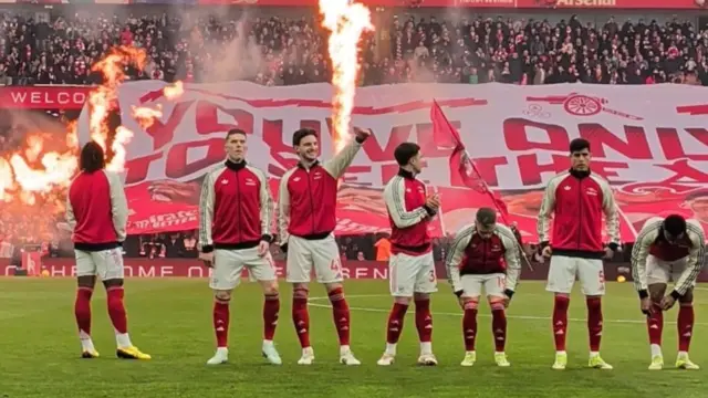 Rio Ferdinand Mengklaim Mikel Arteta Meniru Taktik Sir Alex Ferguson