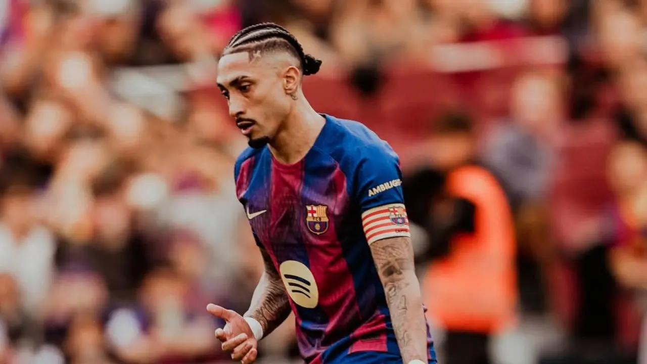 Hansi Flick Anggap Cedera Raphinha Sebagai Bagian dari Sepak Bola