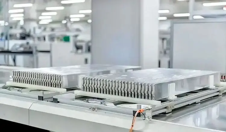 Denza D9 2026 Hadir dengan Blade Battery 2.0, Jarak Tempuh Hingga 800 Km