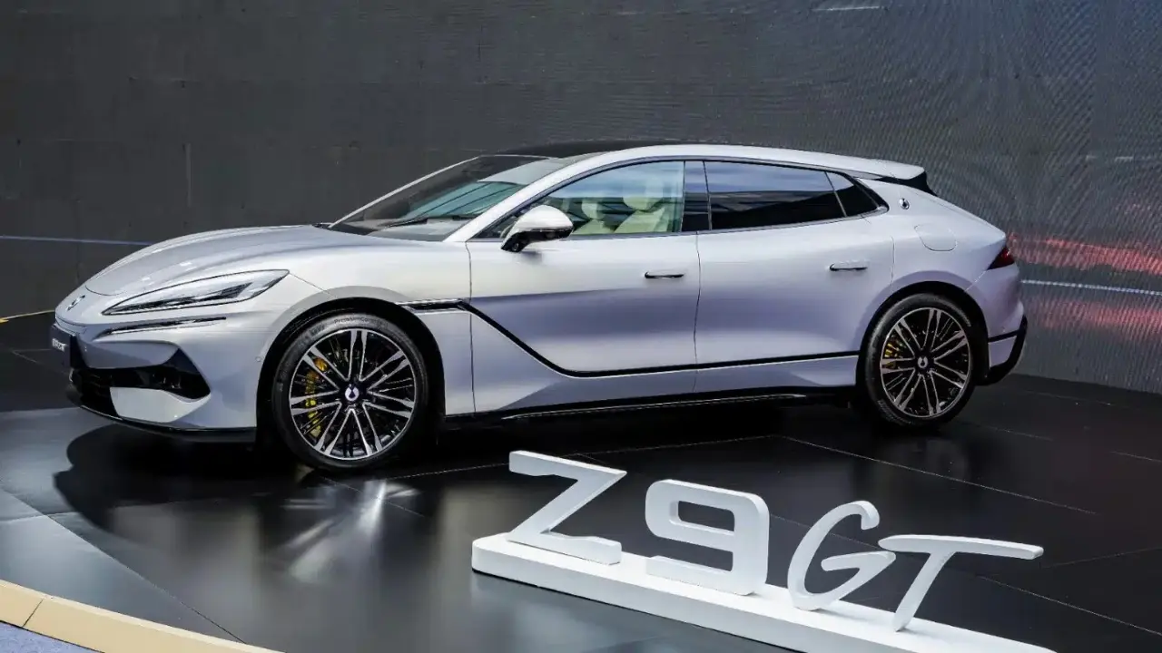 Bukan Tesla, Bukan Porsche: Mobil Listrik Ini yang Paling Dicari di China Saat Ini