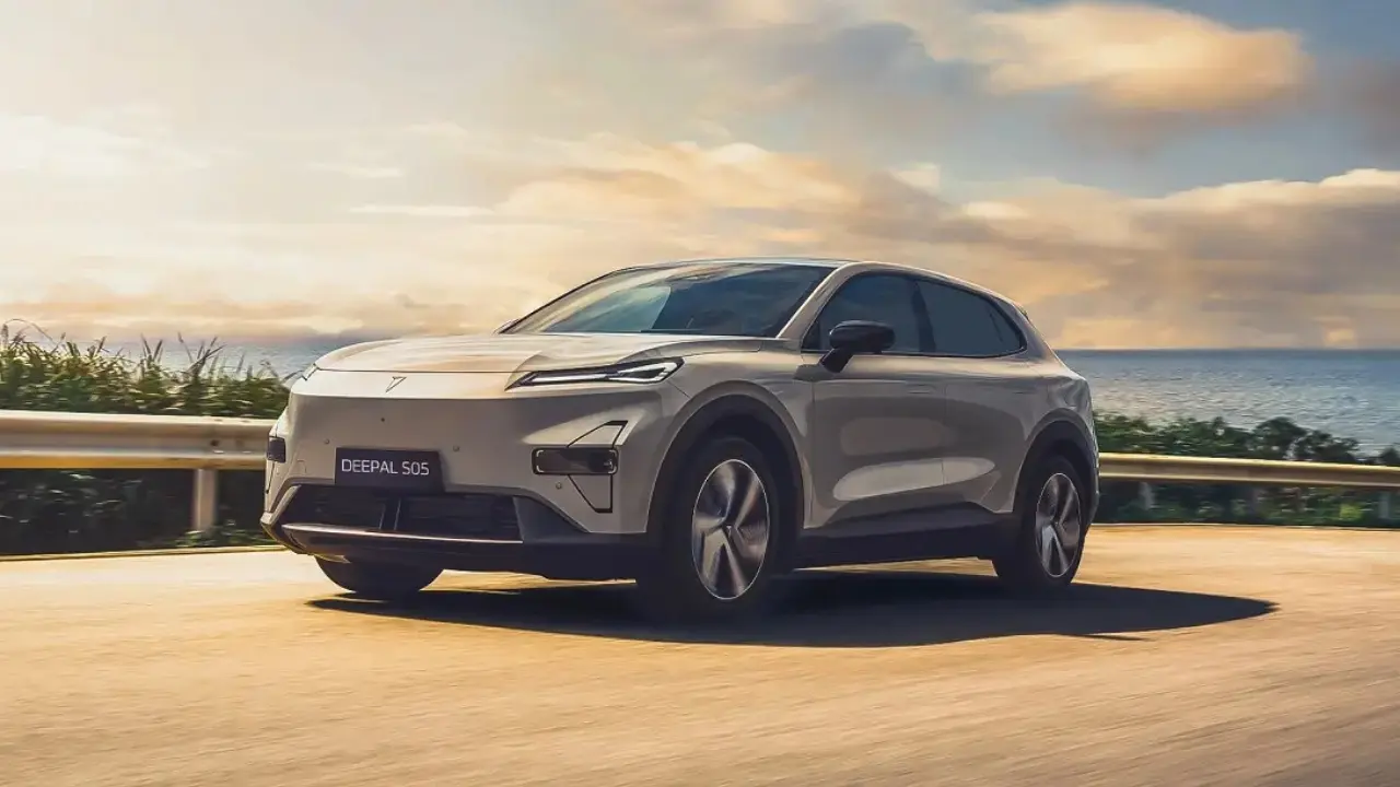 Changan Automobile, melalui kemitraannya dengan Indomobil Group, bersiap memperkenalkan model terbarunya, Changan Deepal S05 REEV, ke pasar Indonesia.