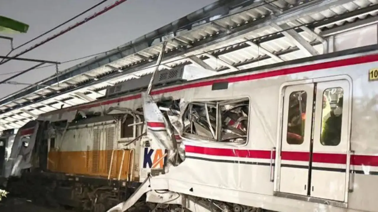 Dua Orang Meninggal Dunia Dalam Tabrakan Krl Dan Ka Argo Bromo Anggrek Di Bekasi Timur