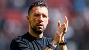 Francesco Farioli Tegaskan Tetap Bertahan di FC Porto, Abaikan Rumor Tawaran Menggiurkan dari Chelsea