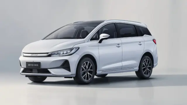 Harga BYD M6 Superior 2026 Mulai Rp423 Juta, Tawarkan Jarak Tempuh 530 Km