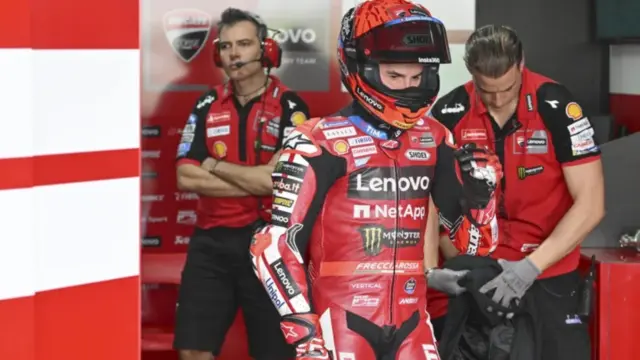 Pirro akui Ducati punya banyak keterbatasan di MotoGP 2026. Cedera Marc Marquez dan adaptasi GP26 bikin tim tertinggal dari Aprilia.