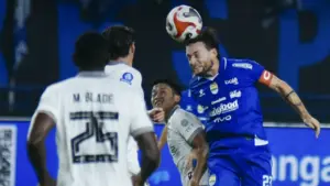 Persib Bandung vs Arema FC Imbang 0-0, Laga Ketat Tanpa Gol di BRI Super League
