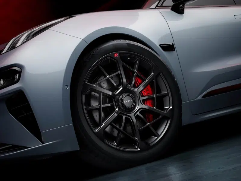 Zeekr 001 Anniversary Edition Resmi Meluncur, Akselerasi 2,91 Detik, Fast Charging 10 Menit