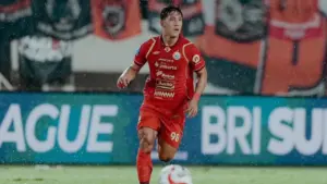 Pelatih Persija Nilai Eksel Runtukahu Layak Masuk Timnas Indonesia