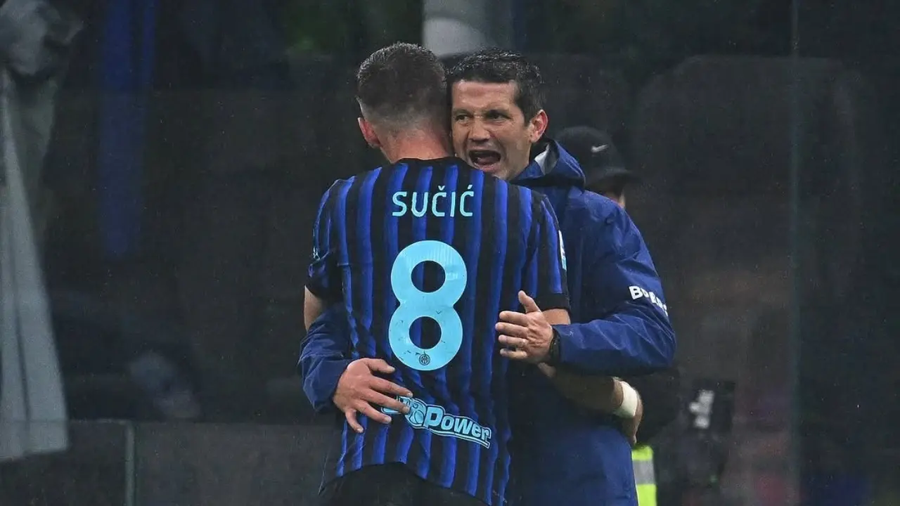 Cristian Chivu Menyindir Antonio Conte Mengenai Target Scudetto Musim Ini